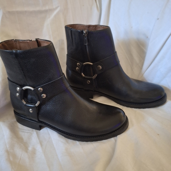Frye Black Leather Veronica Harness Ankle Boots with Buckle Detail -Brand NEW! - Picture 1 of 8